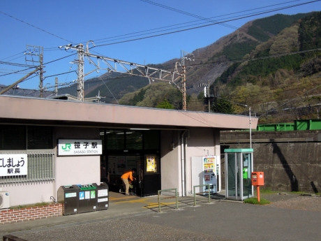 笹子駅から登山口へ