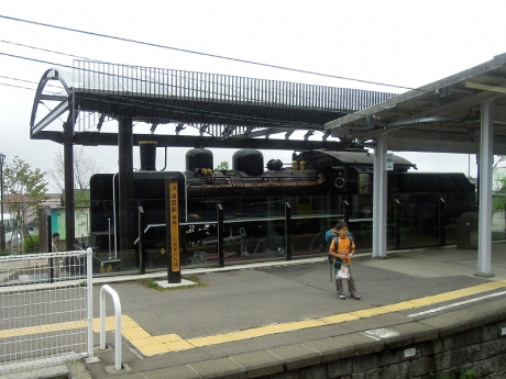 清里駅のSLと少年